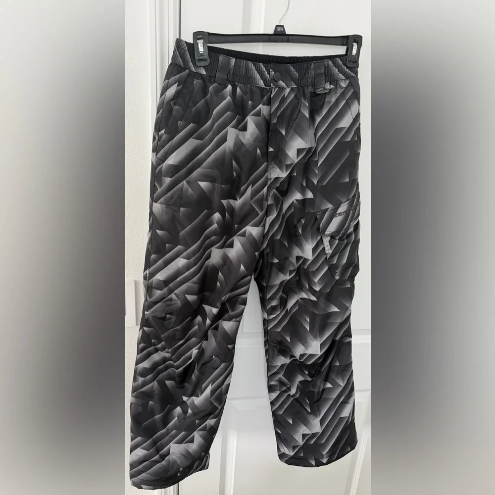 ZEROXPOSUR Graphic Print Ski Pants Boys XL  18-20 Black White Snowboarding